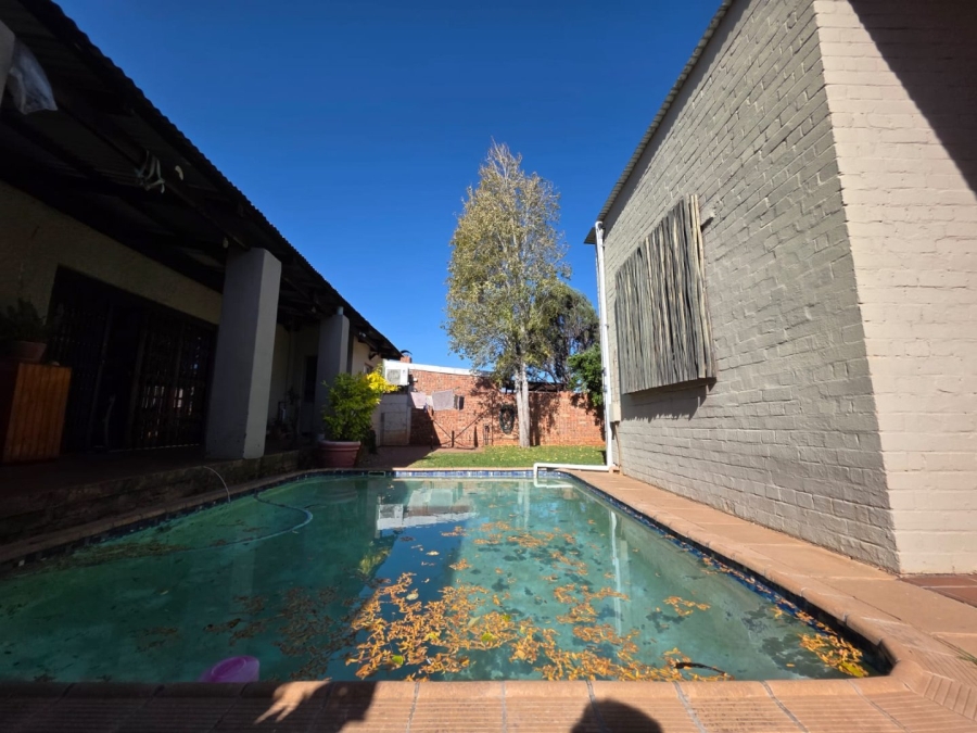 4 Bedroom Property for Sale in Beaconsfield Northern Cape